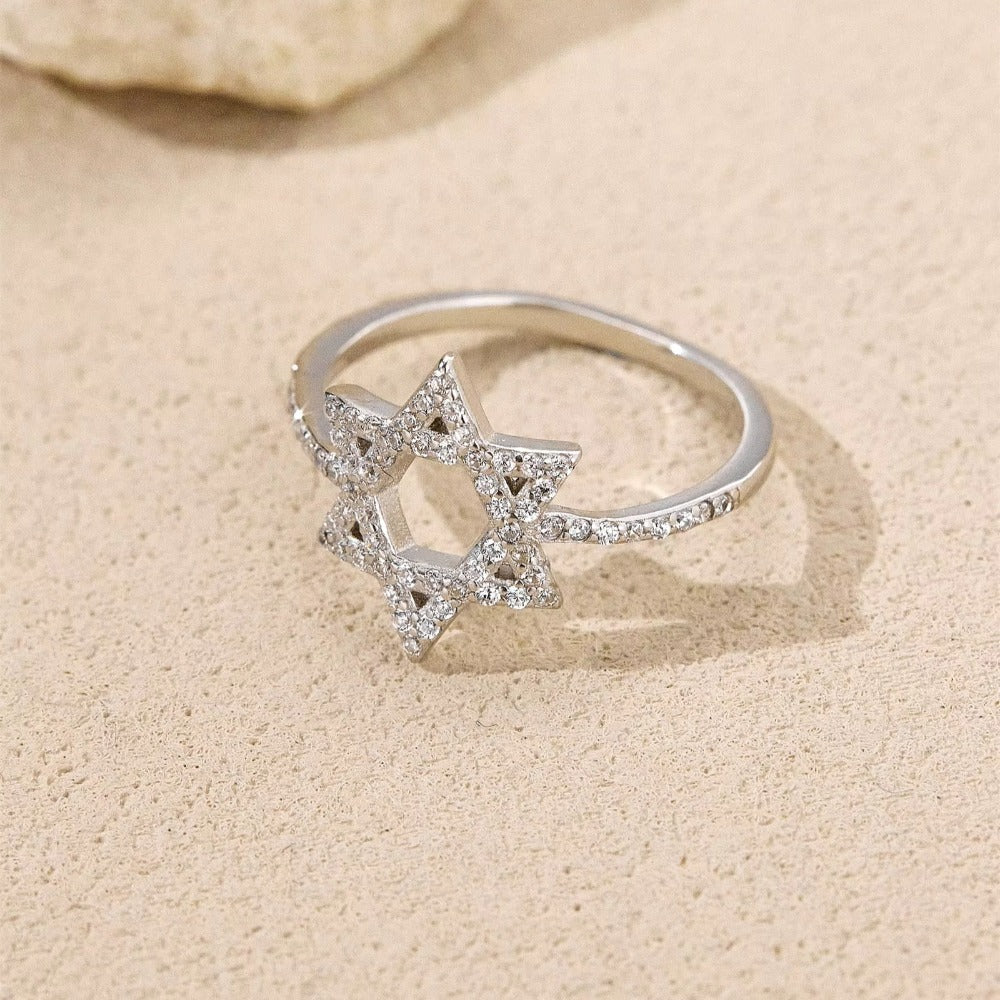 Star Zircon Engagement Ring | 18K Gold