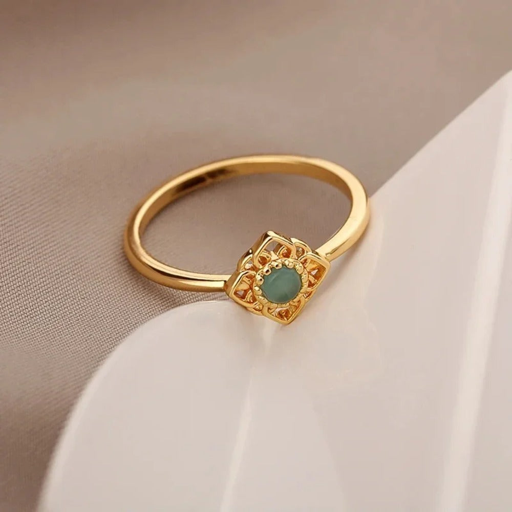 Vintage Boho Square Lotus Flower Ring | 18K Gold