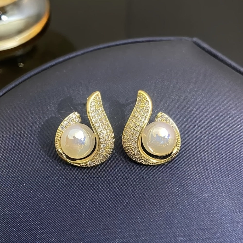 Elegant Sparkling Pearl Earrings | 18K Gold