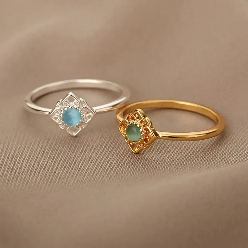 Vintage Boho Square Lotus Flower Ring | 18K Gold