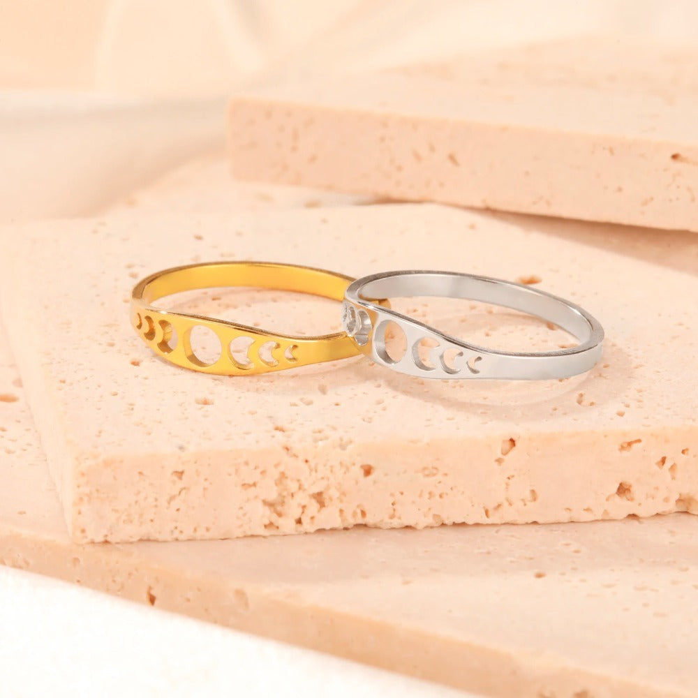 Skyrim Moon Phase Ring | 18K Gold