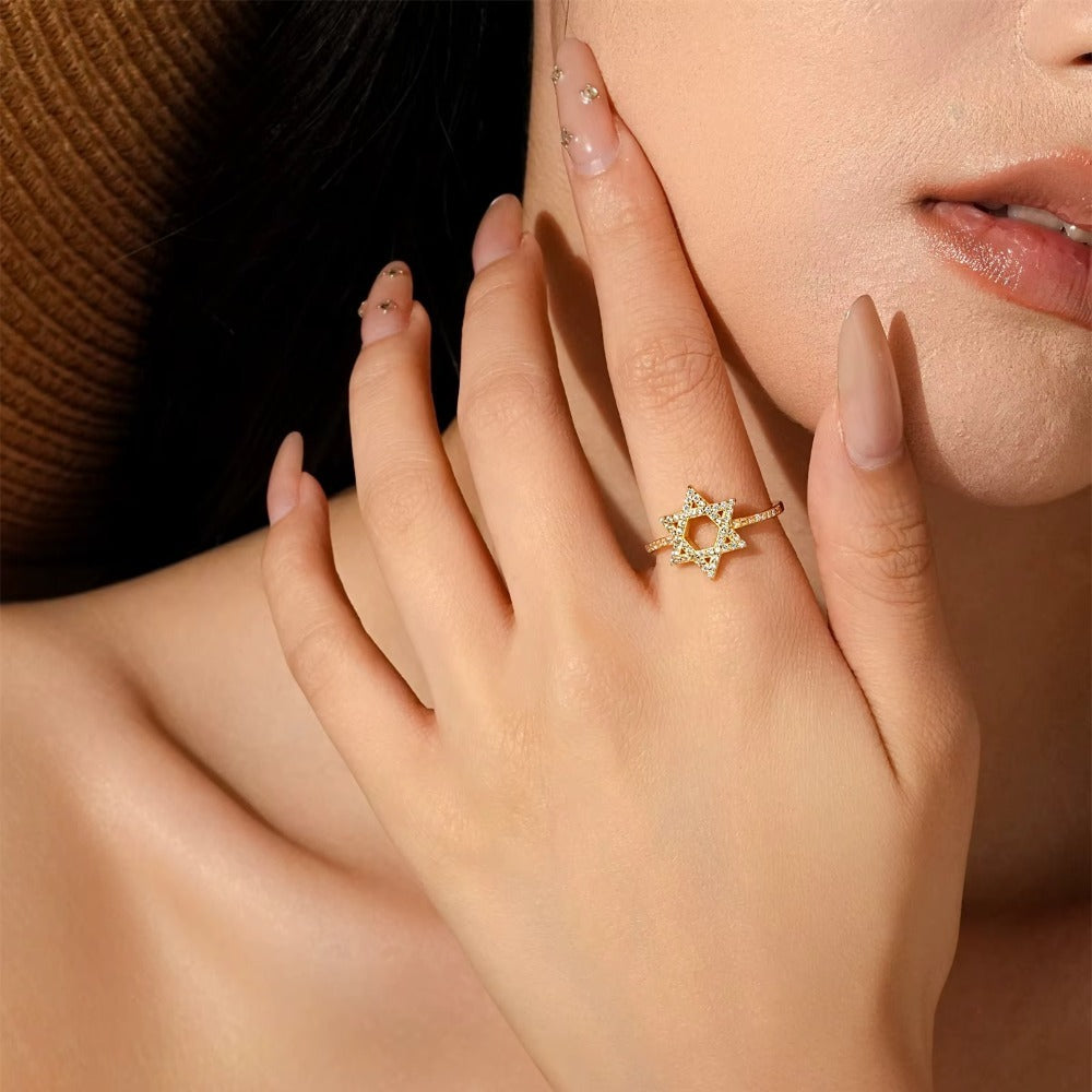 Star Zircon Engagement Ring | 18K Gold