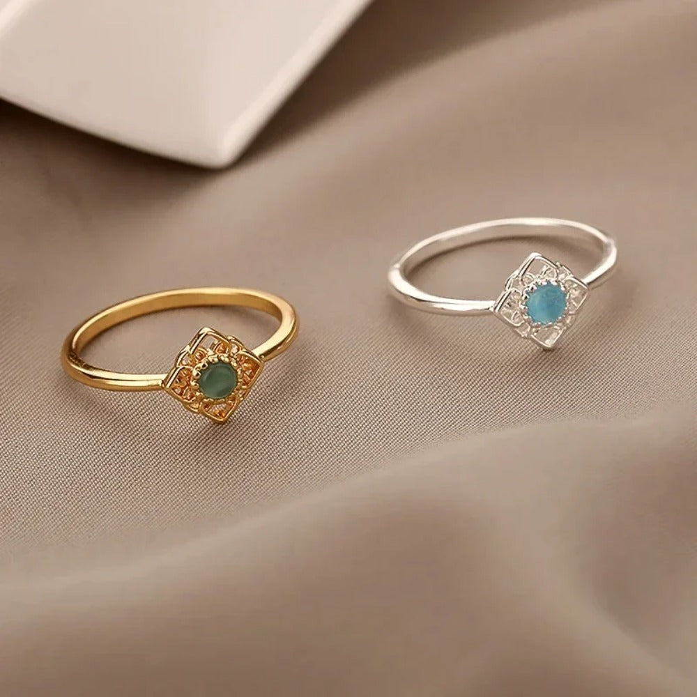 Vintage Boho Square Lotus Flower Ring | 18K Gold